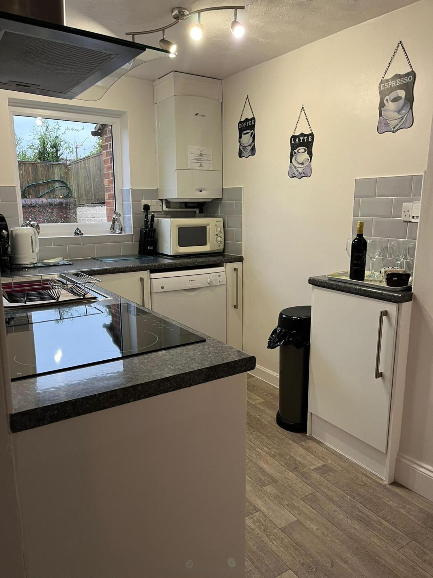 City Of Chester Award Winning Cottage -Pixie Terrace Честер Экстерьер фото