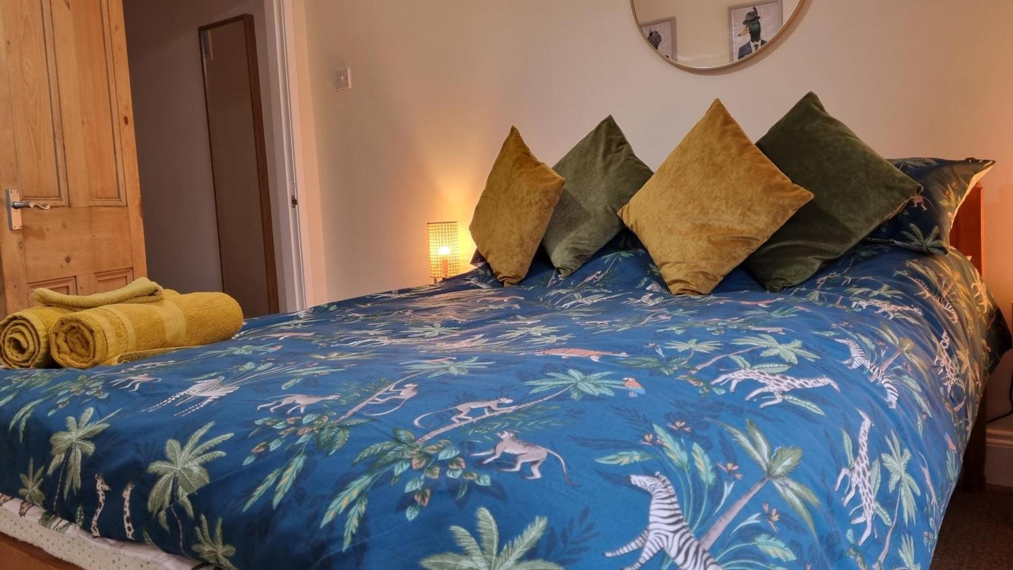 City Of Chester Award Winning Cottage -Pixie Terrace Честер Экстерьер фото